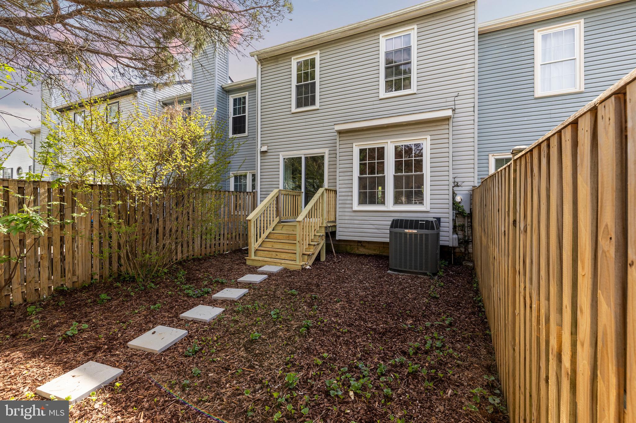 OAK SPRINGS - Residential