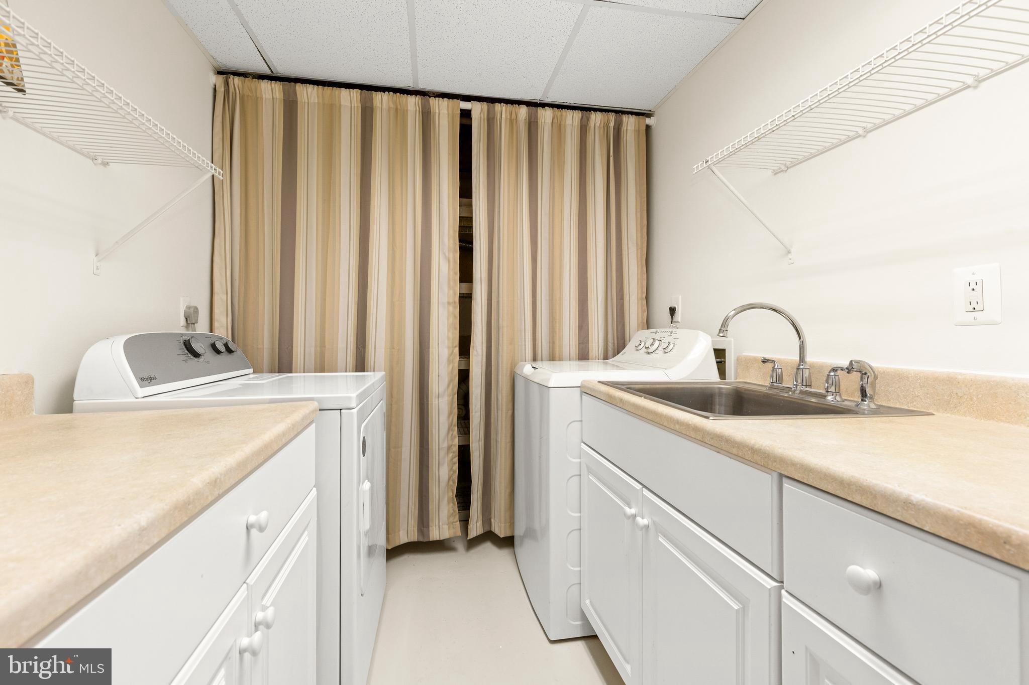 OAK SPRINGS - Residential