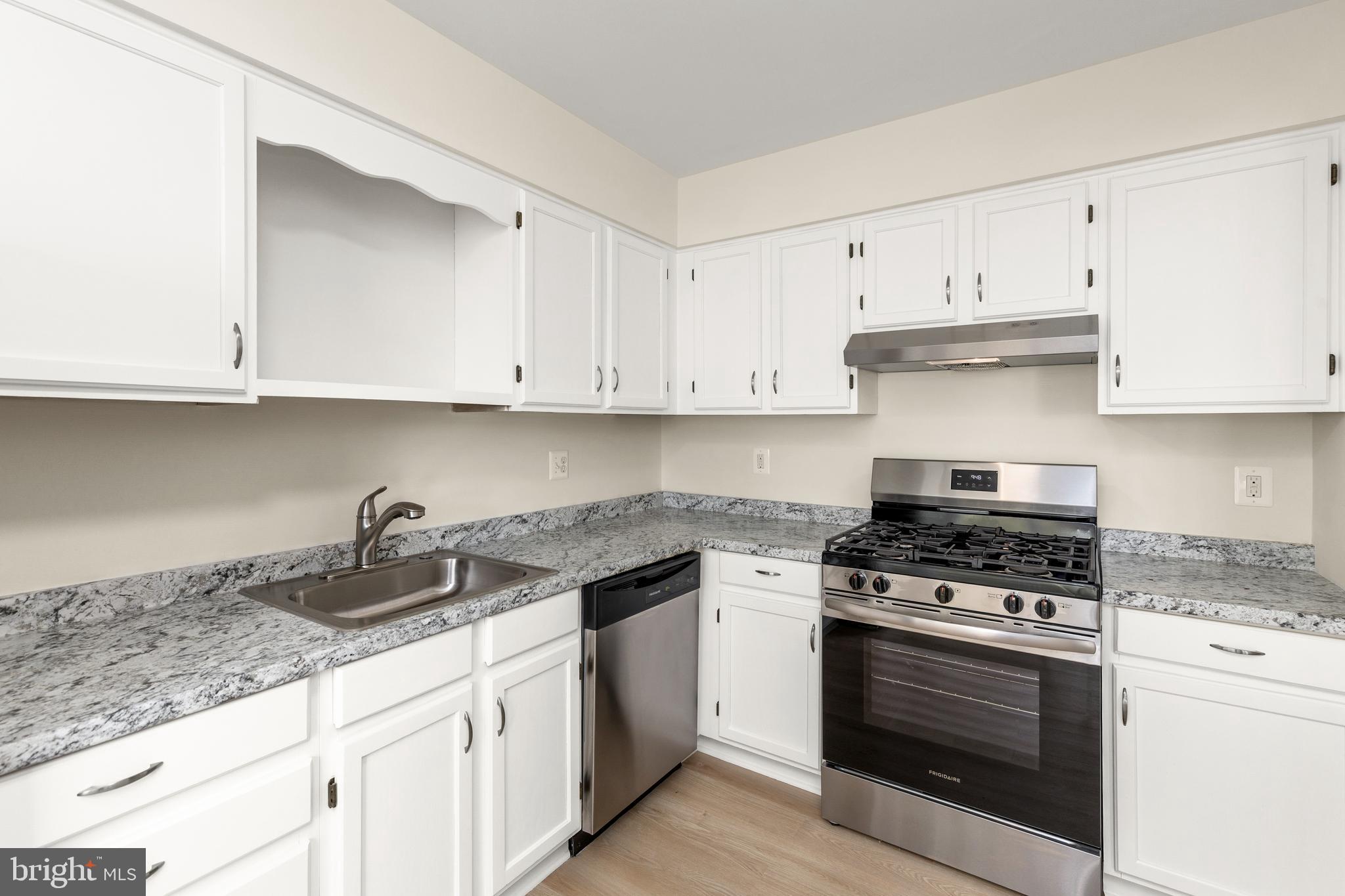 OAK SPRINGS - Residential