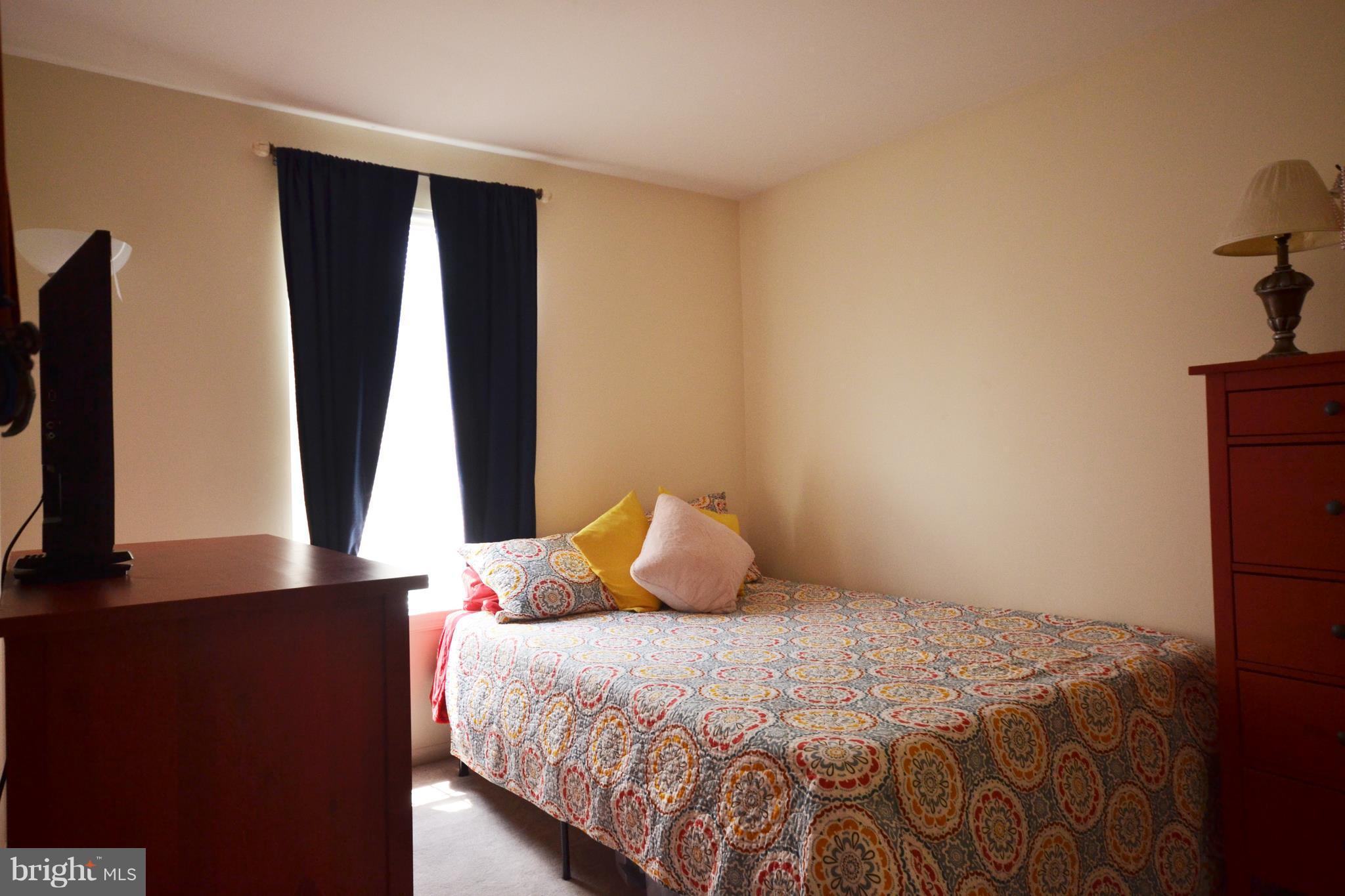 VILLAGE OF THOMAS RUN - Residential Lease