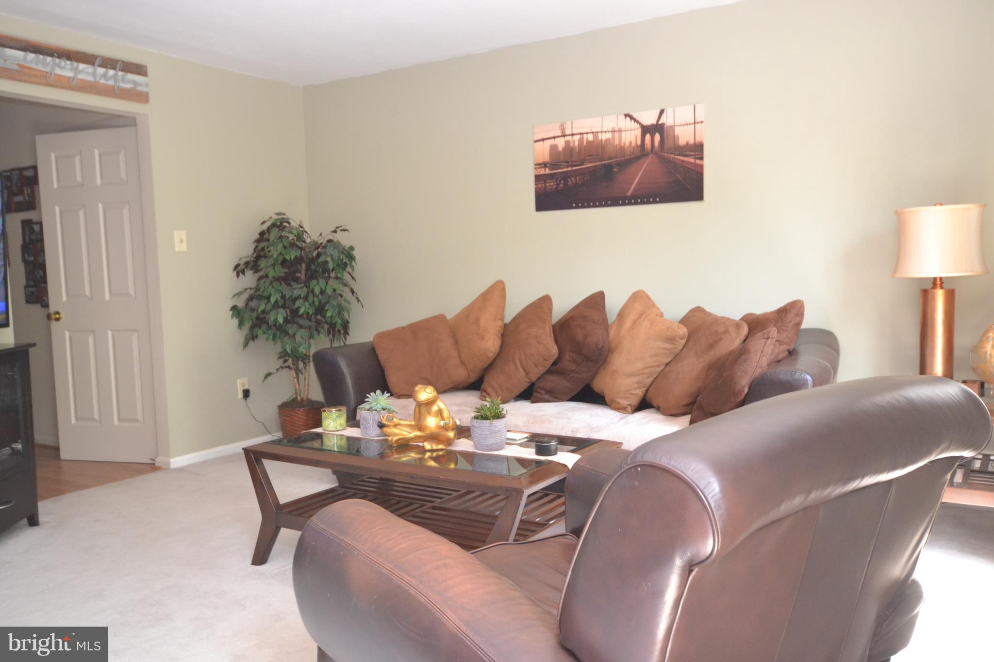 VILLAGE OF THOMAS RUN - Residential Lease