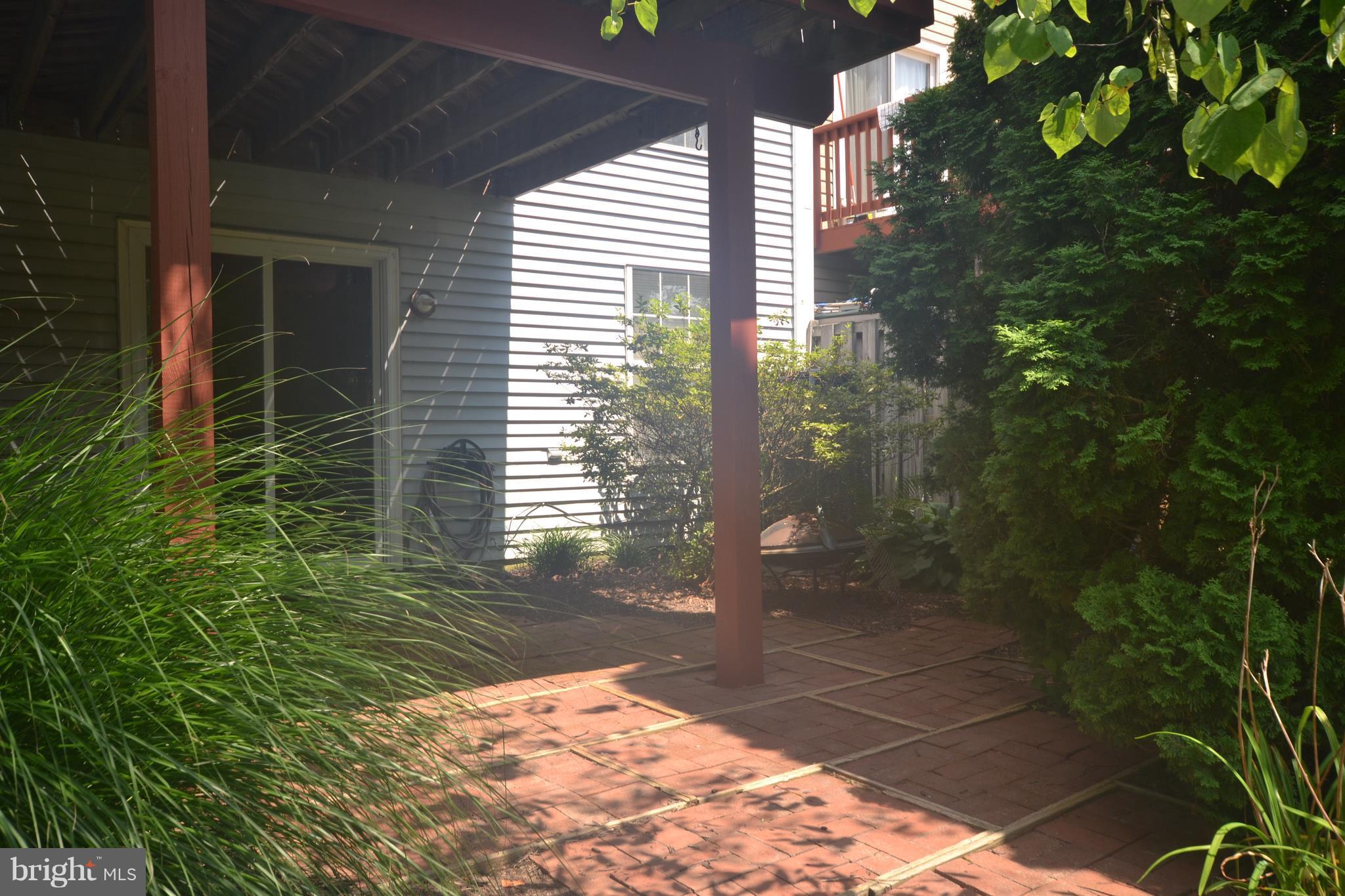 VILLAGE OF THOMAS RUN - Residential Lease