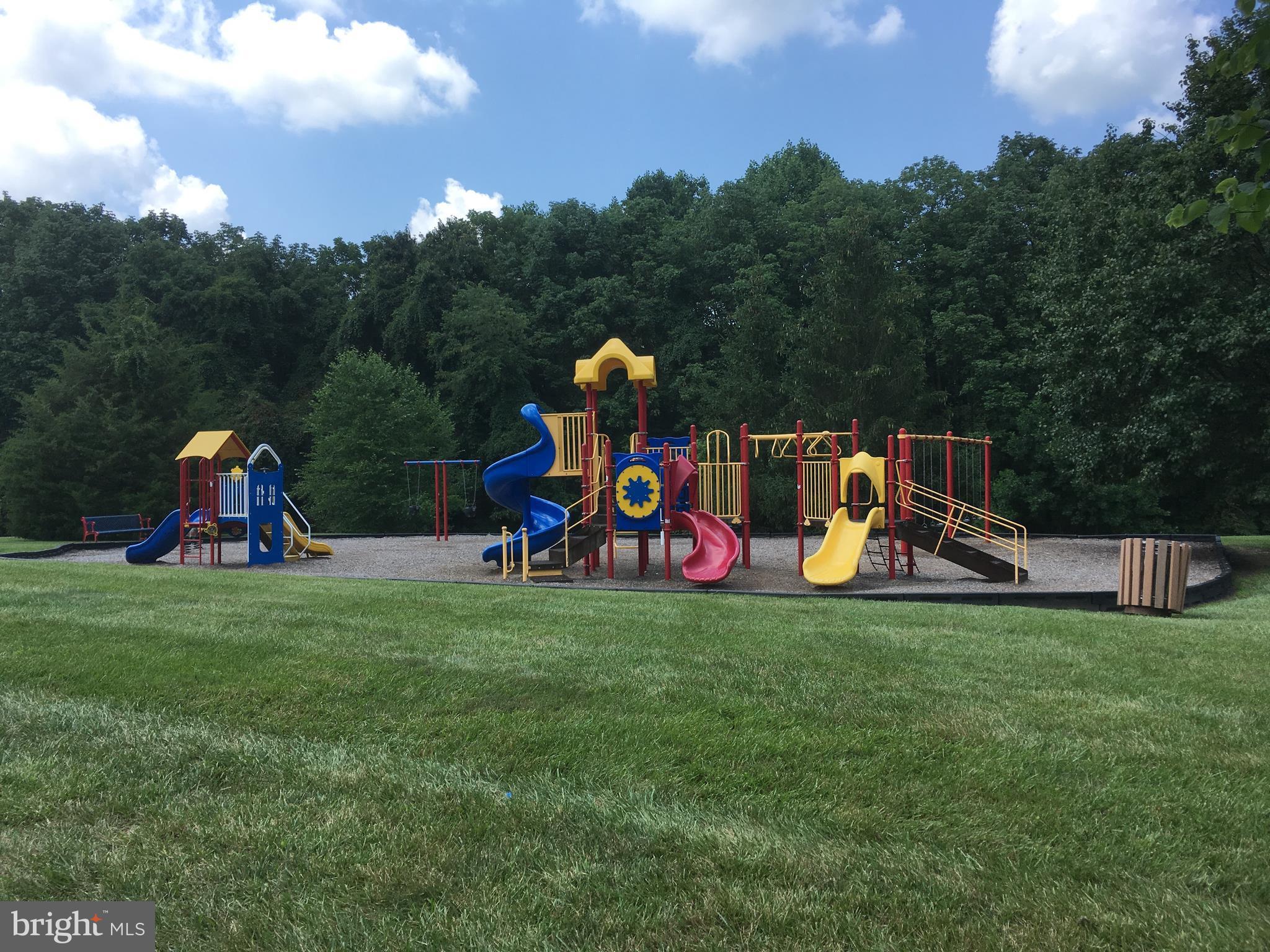 VILLAGE OF THOMAS RUN - Residential Lease