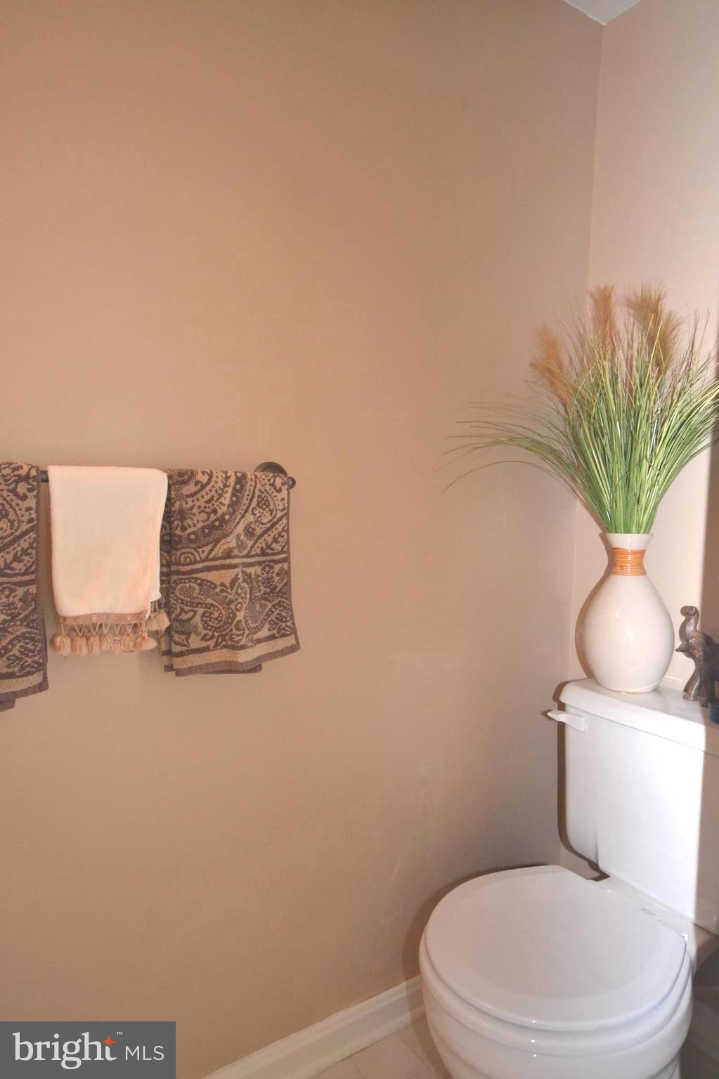 VILLAGE OF THOMAS RUN - Residential Lease