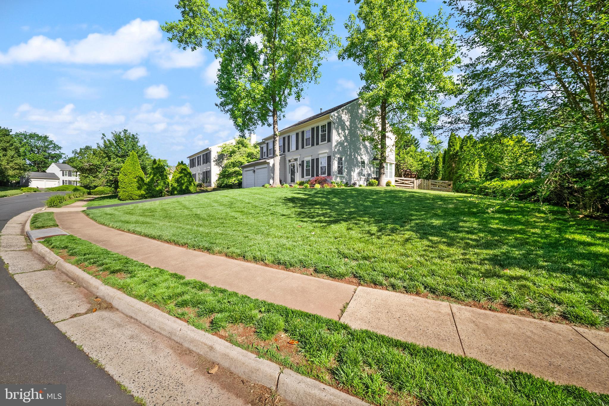 8190 LONE OAK COURT