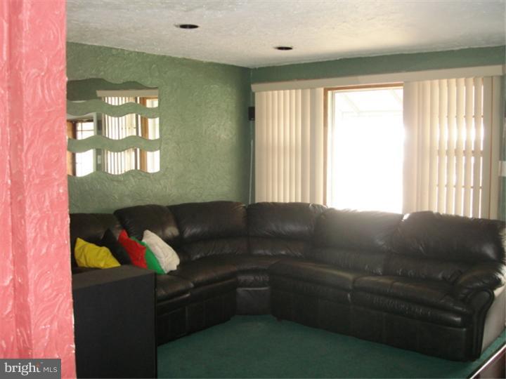 ELMWOOD PARK - Residential