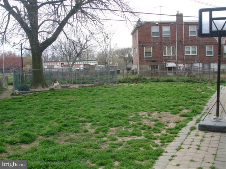 ELMWOOD PARK - Residential