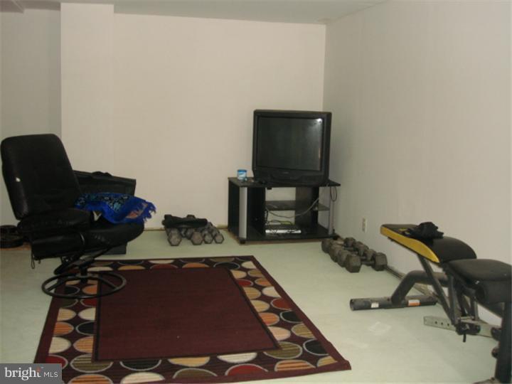 ELMWOOD PARK - Residential