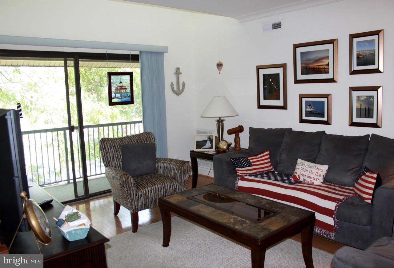 NORTH GREEN CONDOMINIUMS - Residential