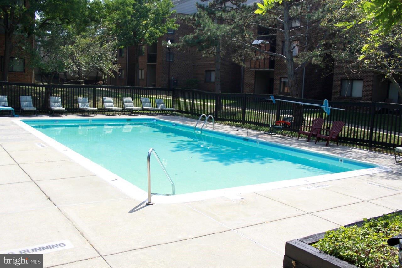 NORTH GREEN CONDOMINIUMS - Residential