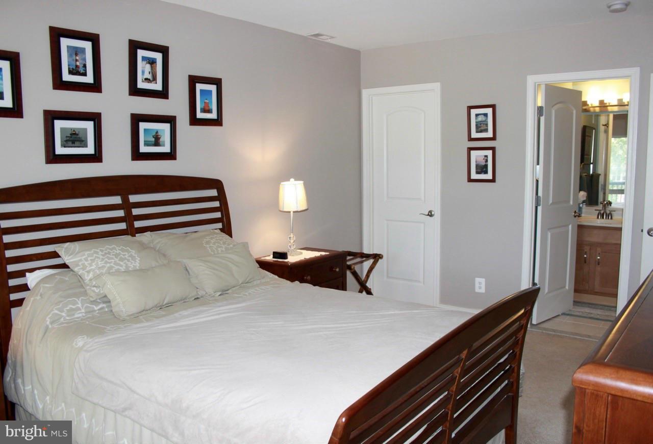 NORTH GREEN CONDOMINIUMS - Residential