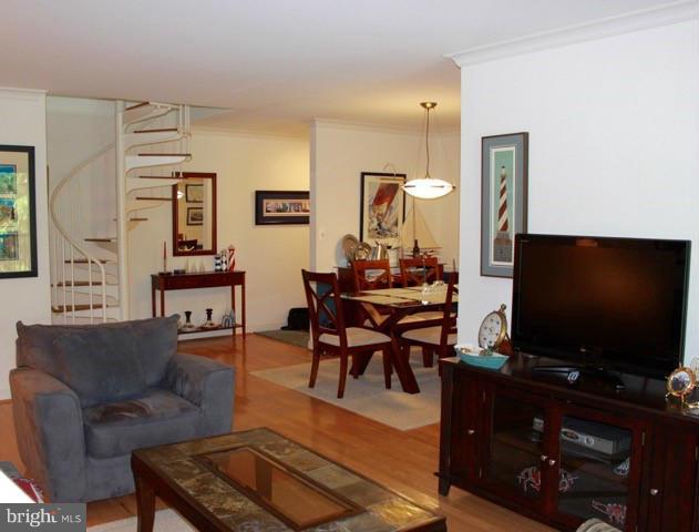 NORTH GREEN CONDOMINIUMS - Residential