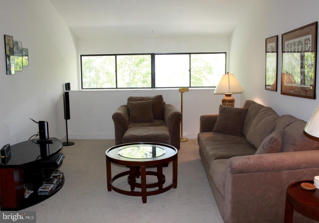 NORTH GREEN CONDOMINIUMS - Residential