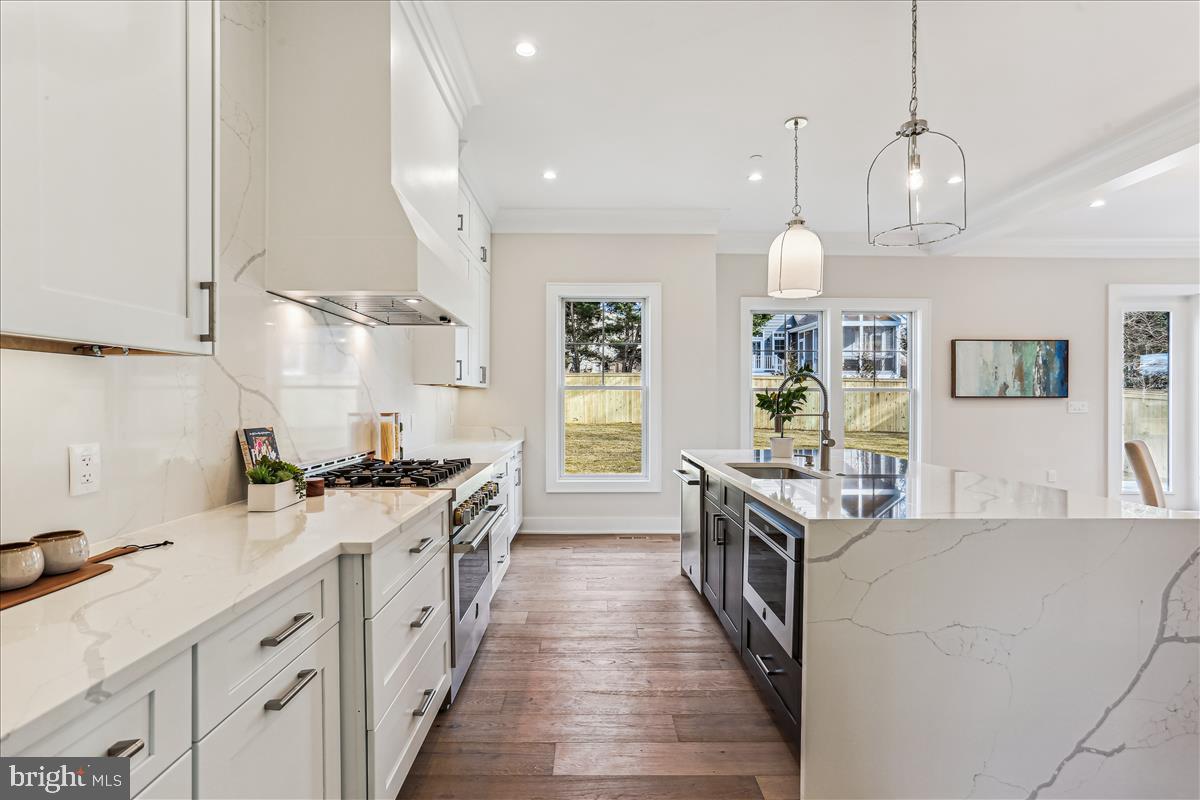 ALTA VISTA TERRACE - Residential