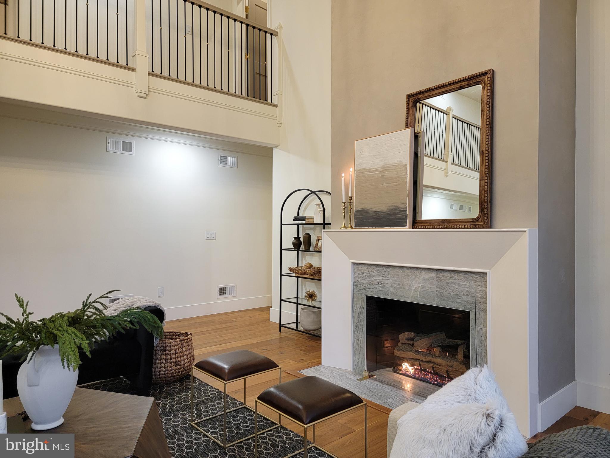 STONEHENGE - Residential