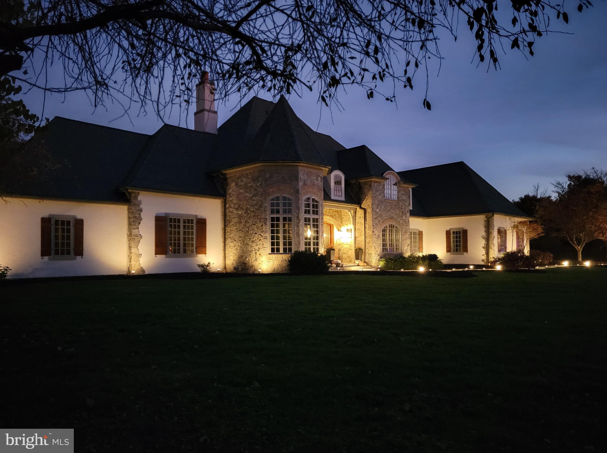 STONEHENGE - Residential