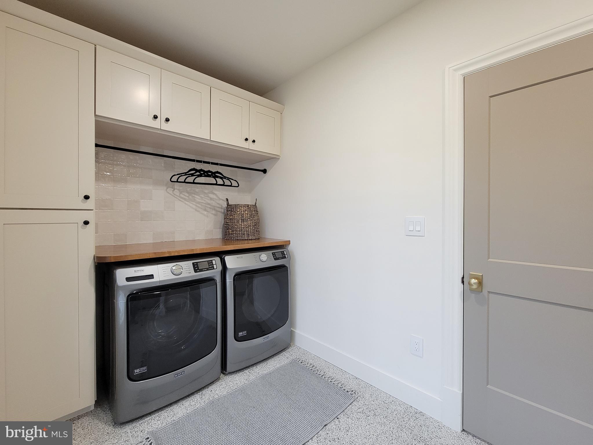STONEHENGE - Residential