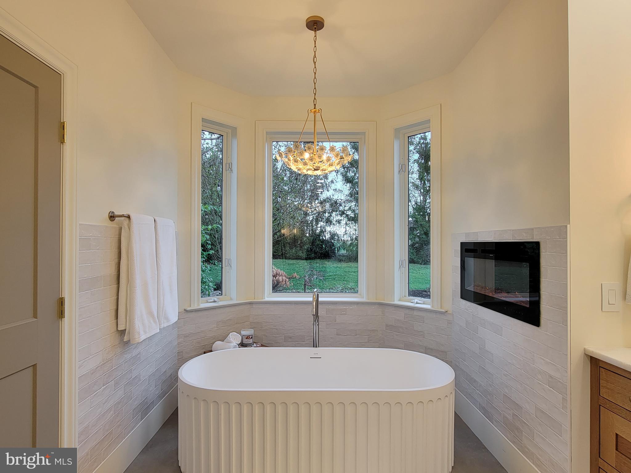 STONEHENGE - Residential