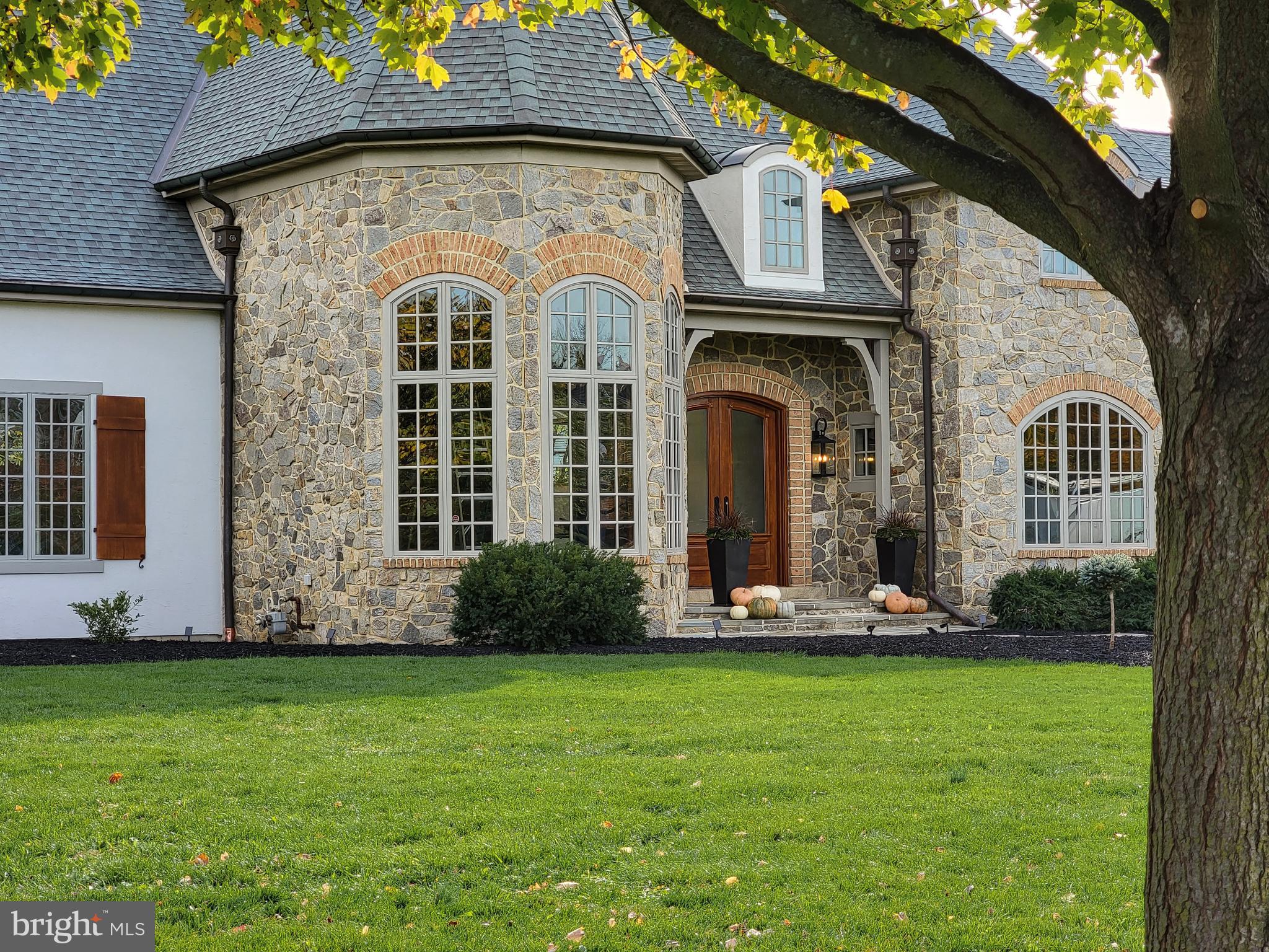 STONEHENGE - Residential