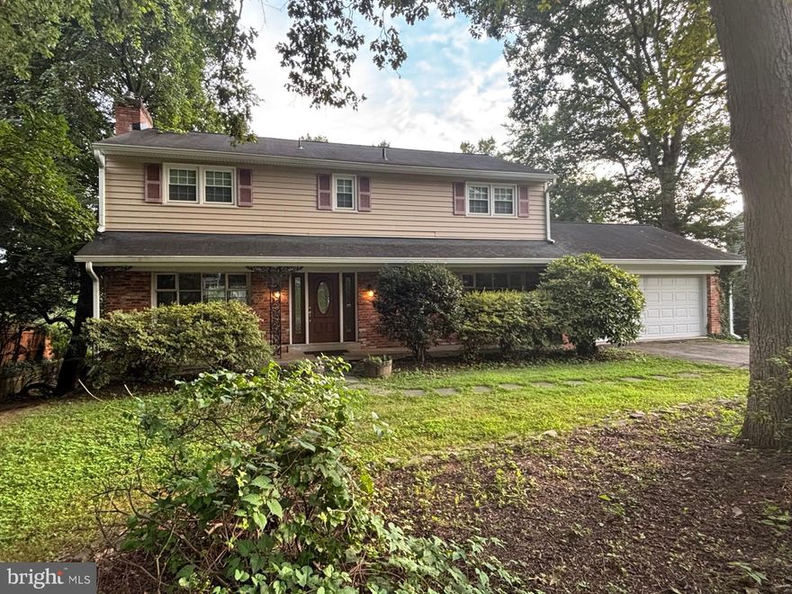 Open house Sunday 9/28-1:00-3:00 pm.Large 3 level, 5 bedroom 3.5 bath colonial with a private back yard with plenty of room for backyard sports. . Hardwood floors on main and upper levels. Home has a full bedroom w/ full bath in lower level. The spacious rec room walks out to the back yard. This home also has a large two car garage.  This residence is located in popular McLean Hamlet close to I-495, the toll road, I-66 and metro is nearby as well. Spring Hill Rec center is close by and there is plenty of shopping within a mile or so.