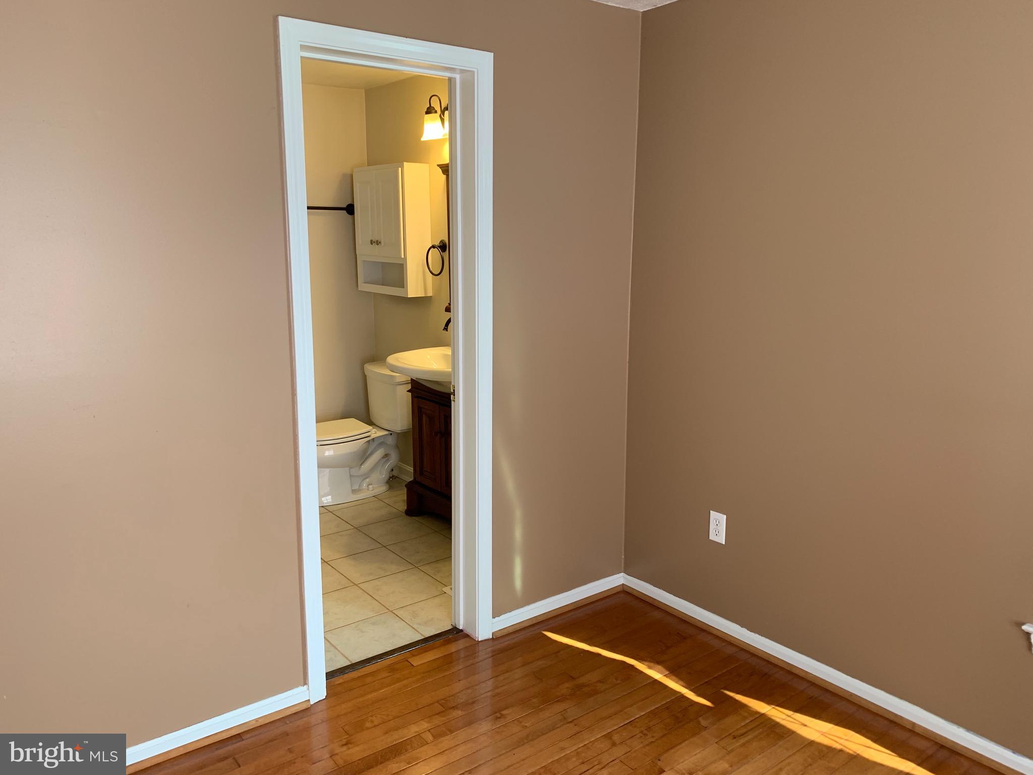 BRADY STATION - Residential Lease