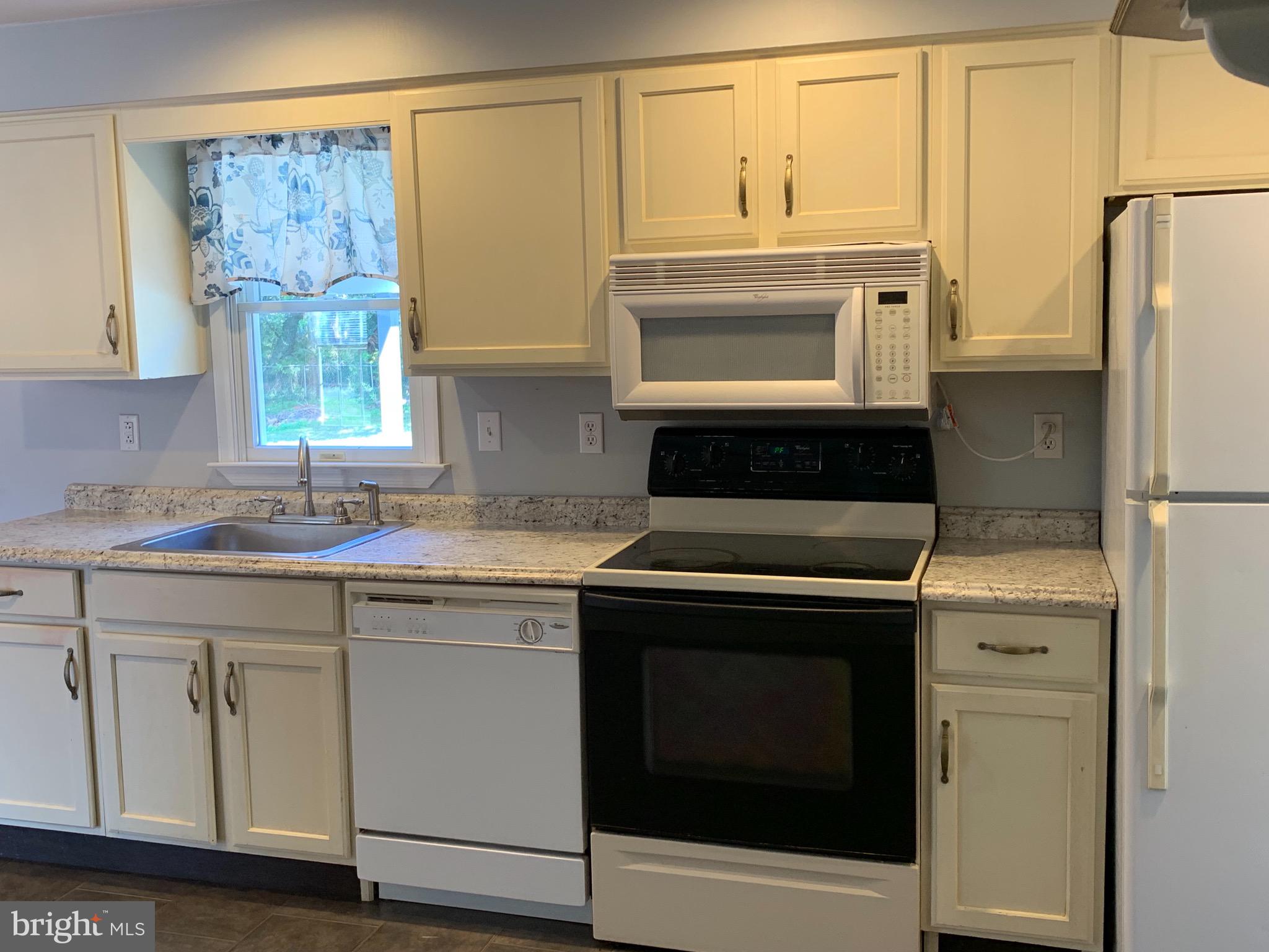 BRADY STATION - Residential Lease