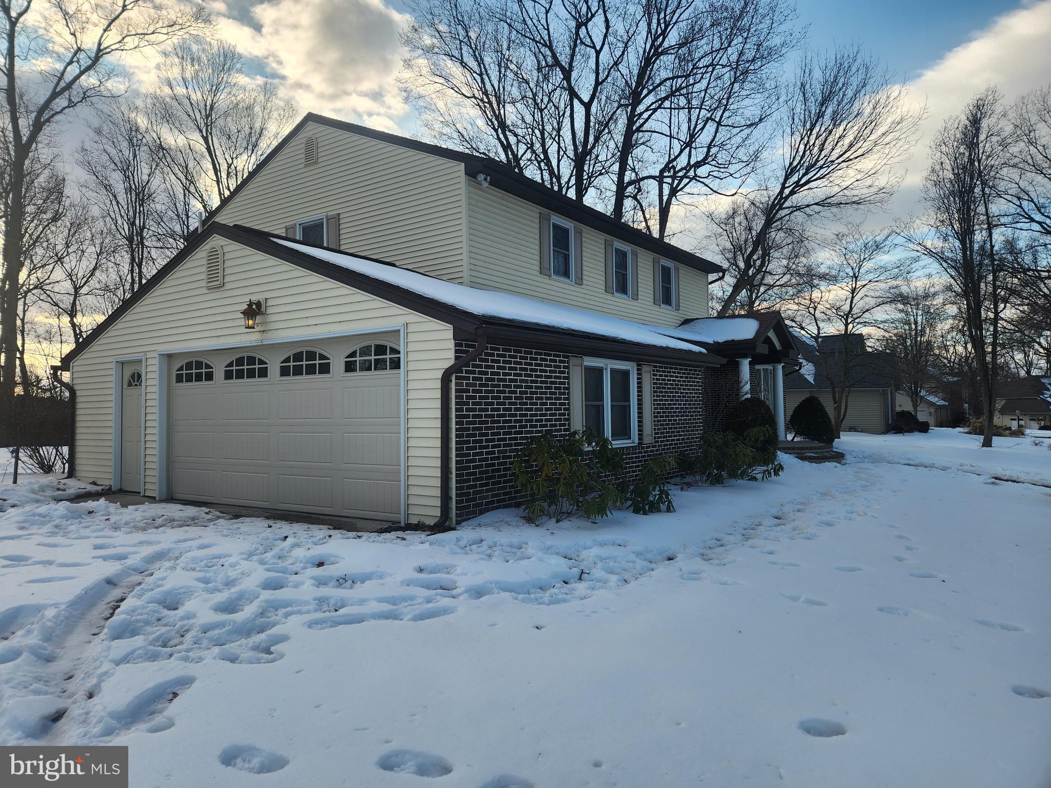 COUNTRY CLUB ESTATES - Residential