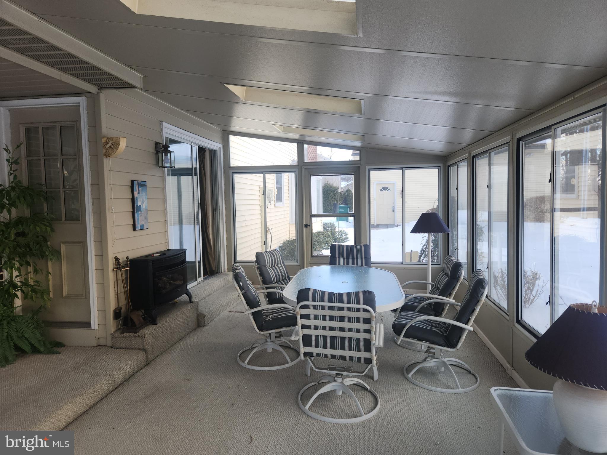 COUNTRY CLUB ESTATES - Residential