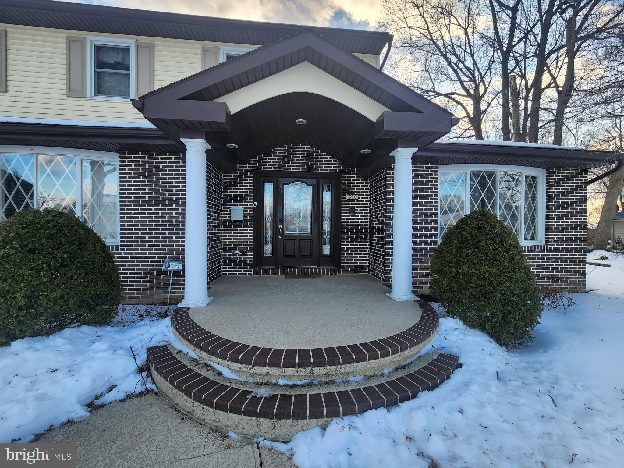 COUNTRY CLUB ESTATES - Residential