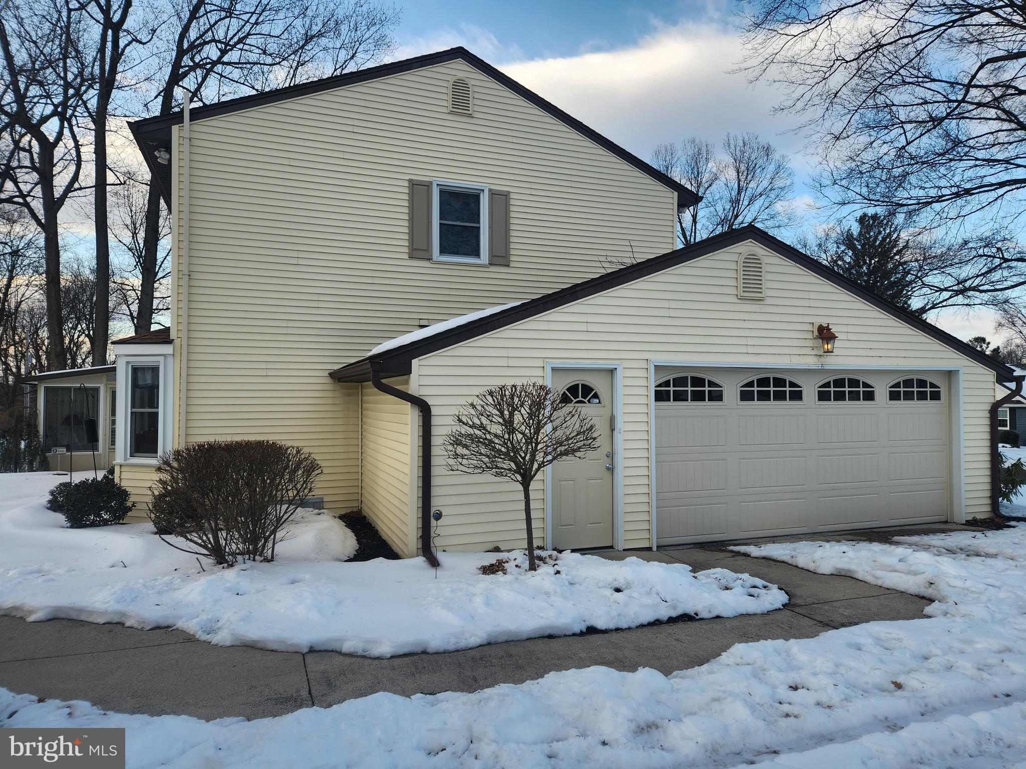 COUNTRY CLUB ESTATES - Residential