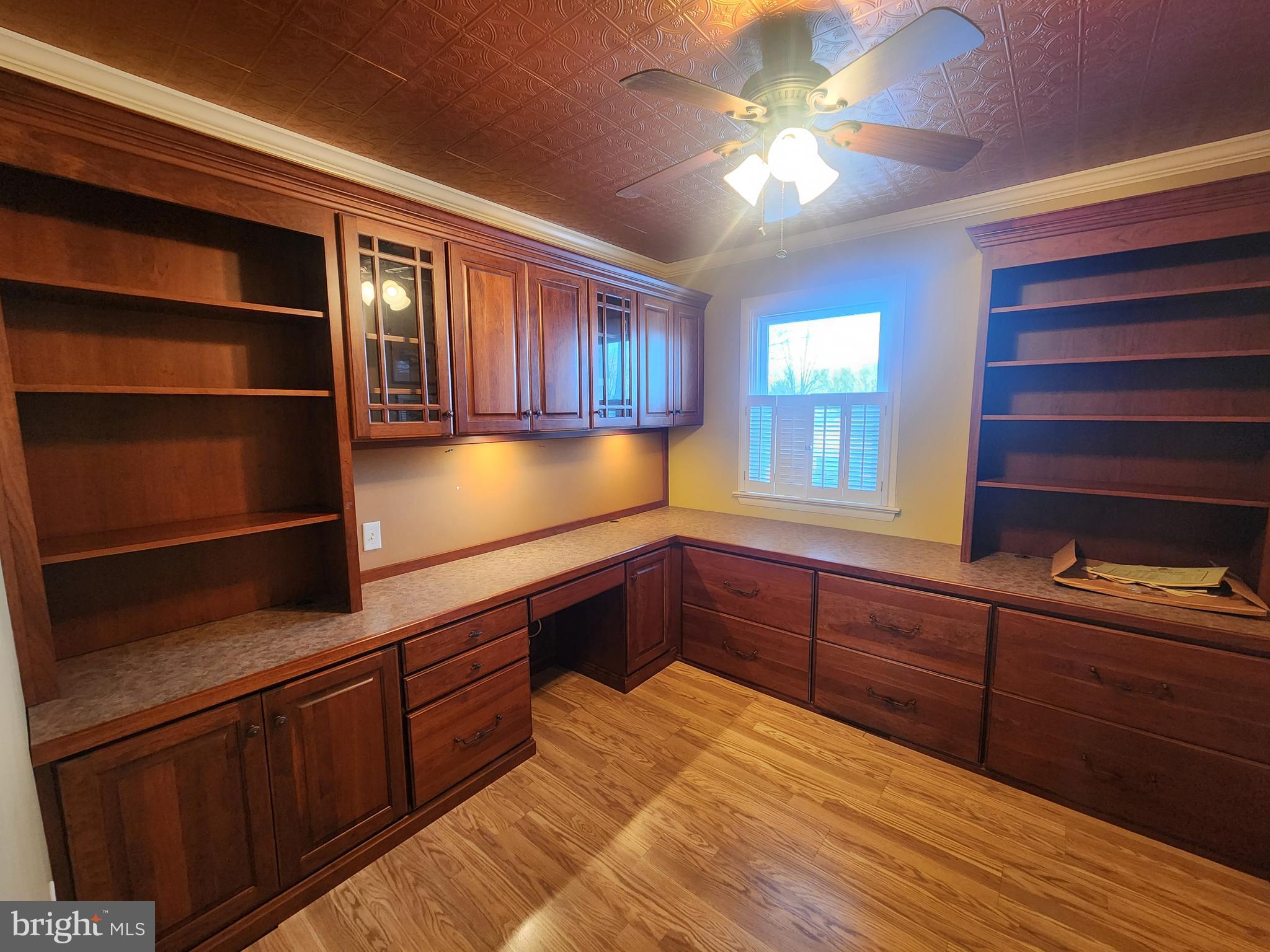 COUNTRY CLUB ESTATES - Residential