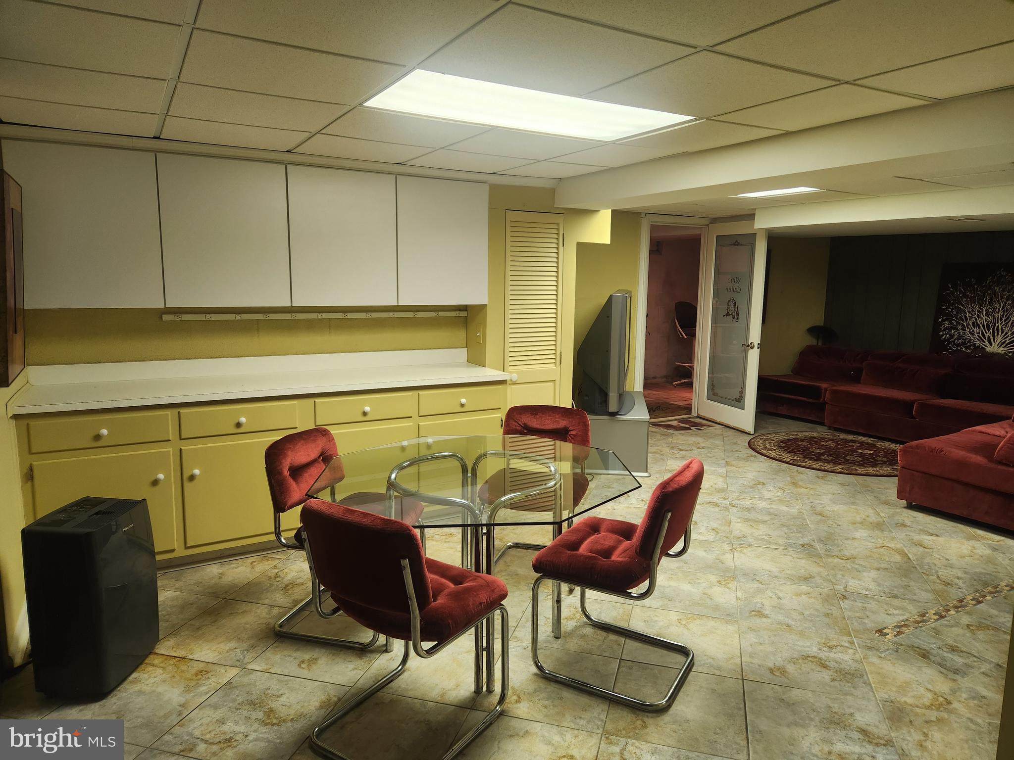 COUNTRY CLUB ESTATES - Residential