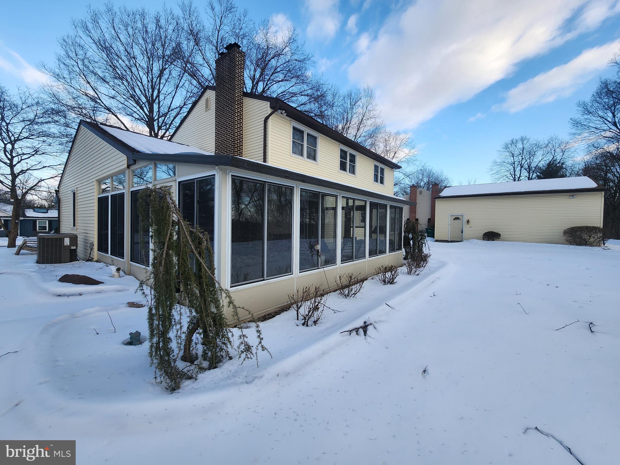 COUNTRY CLUB ESTATES - Residential