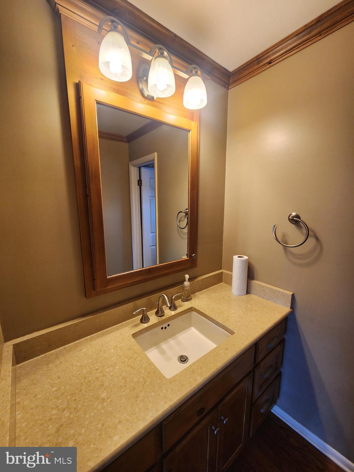 COUNTRY CLUB ESTATES - Residential