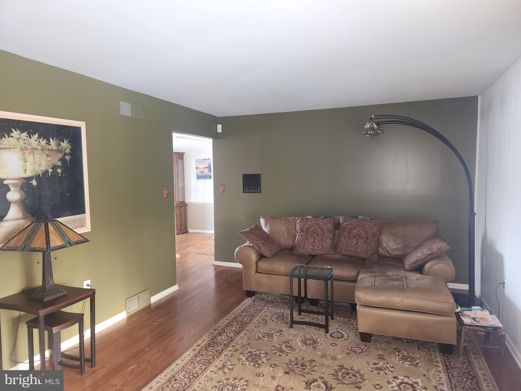 COUNTRY CLUB ESTATES - Residential