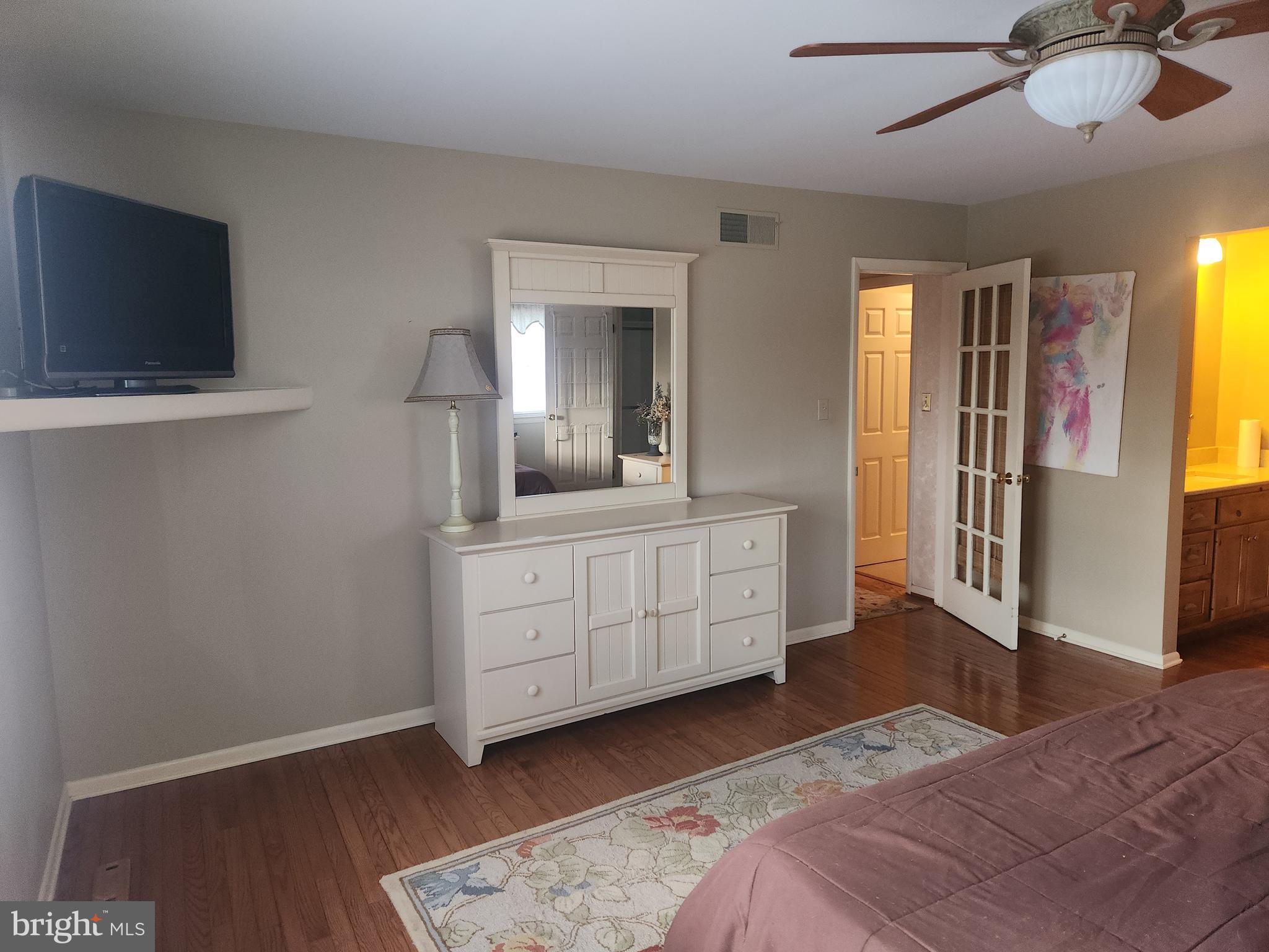 COUNTRY CLUB ESTATES - Residential