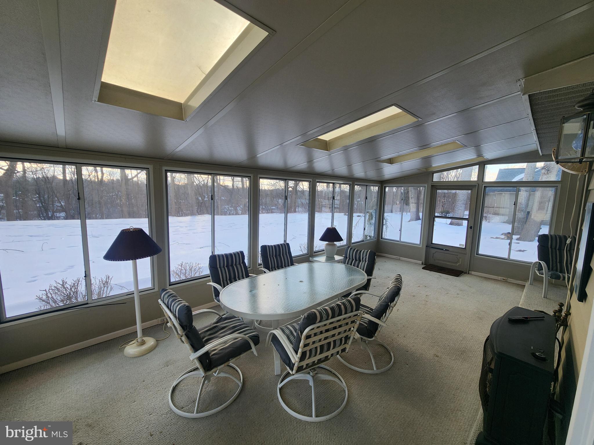 COUNTRY CLUB ESTATES - Residential