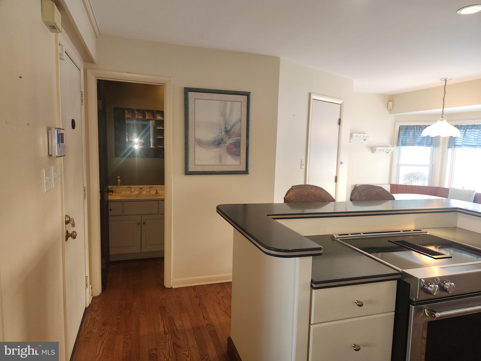 COUNTRY CLUB ESTATES - Residential