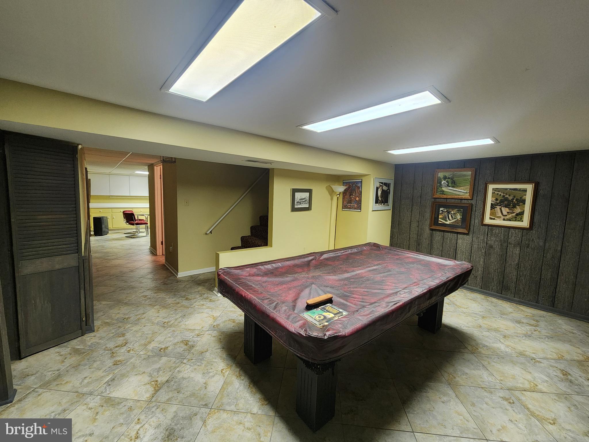 COUNTRY CLUB ESTATES - Residential