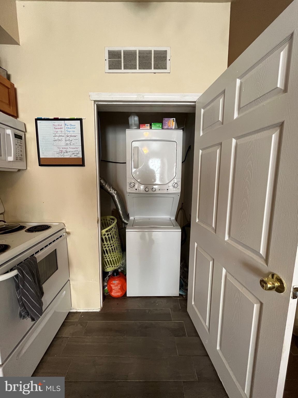 TEMPLE UNIVERSITY - Residential Lease