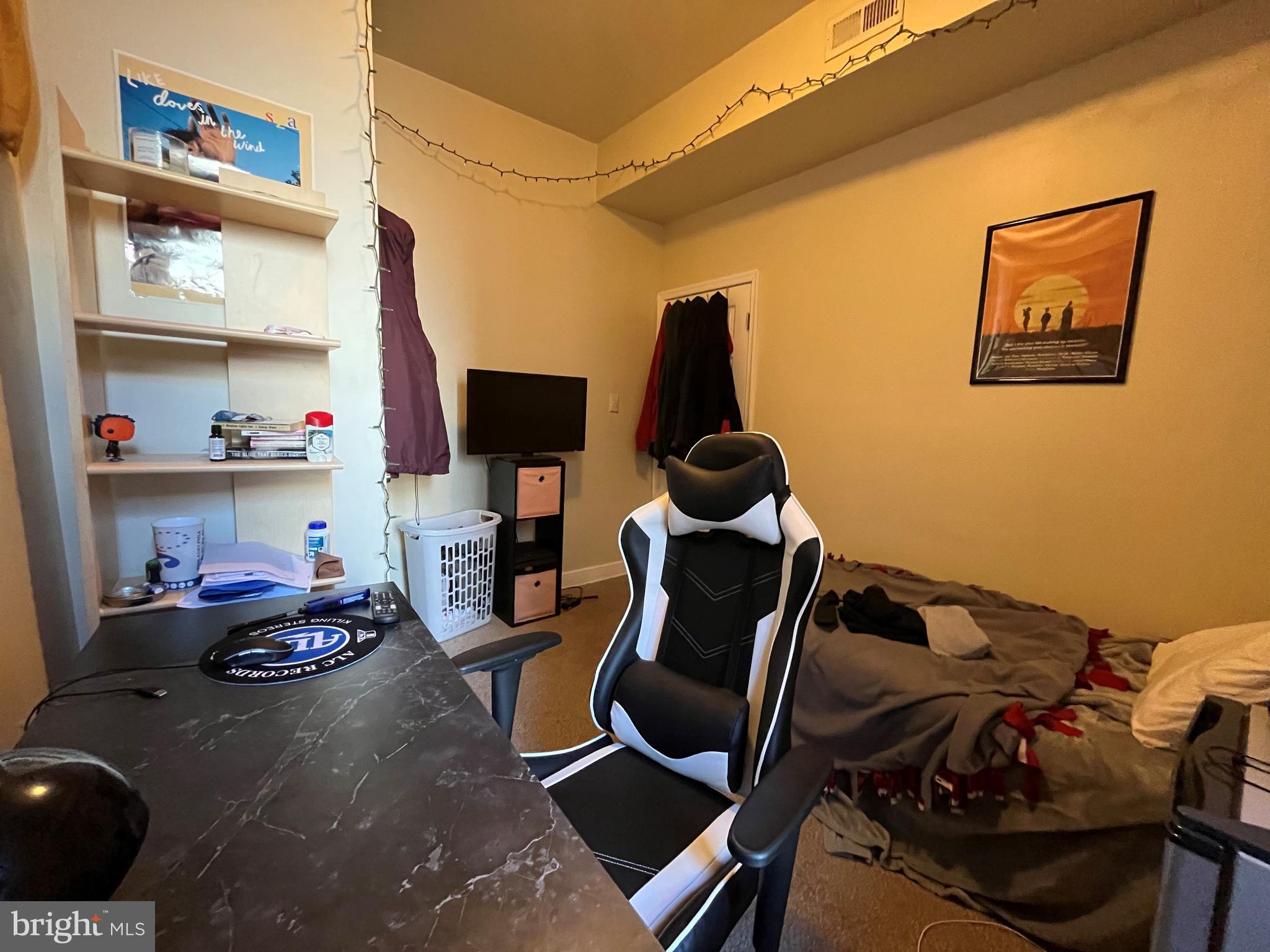 TEMPLE UNIVERSITY - Residential Lease