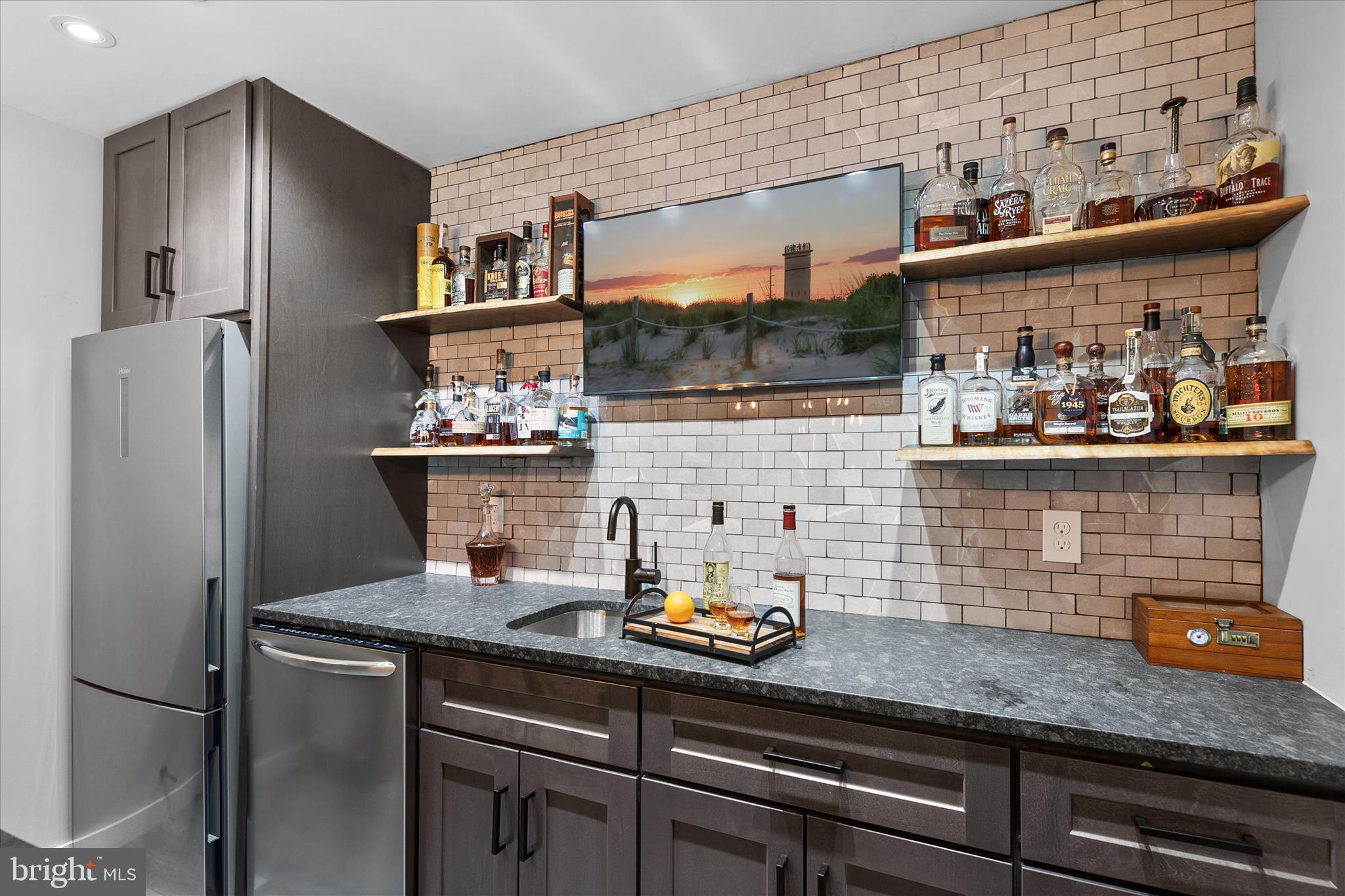 EDGEWATER ACRES - Residential