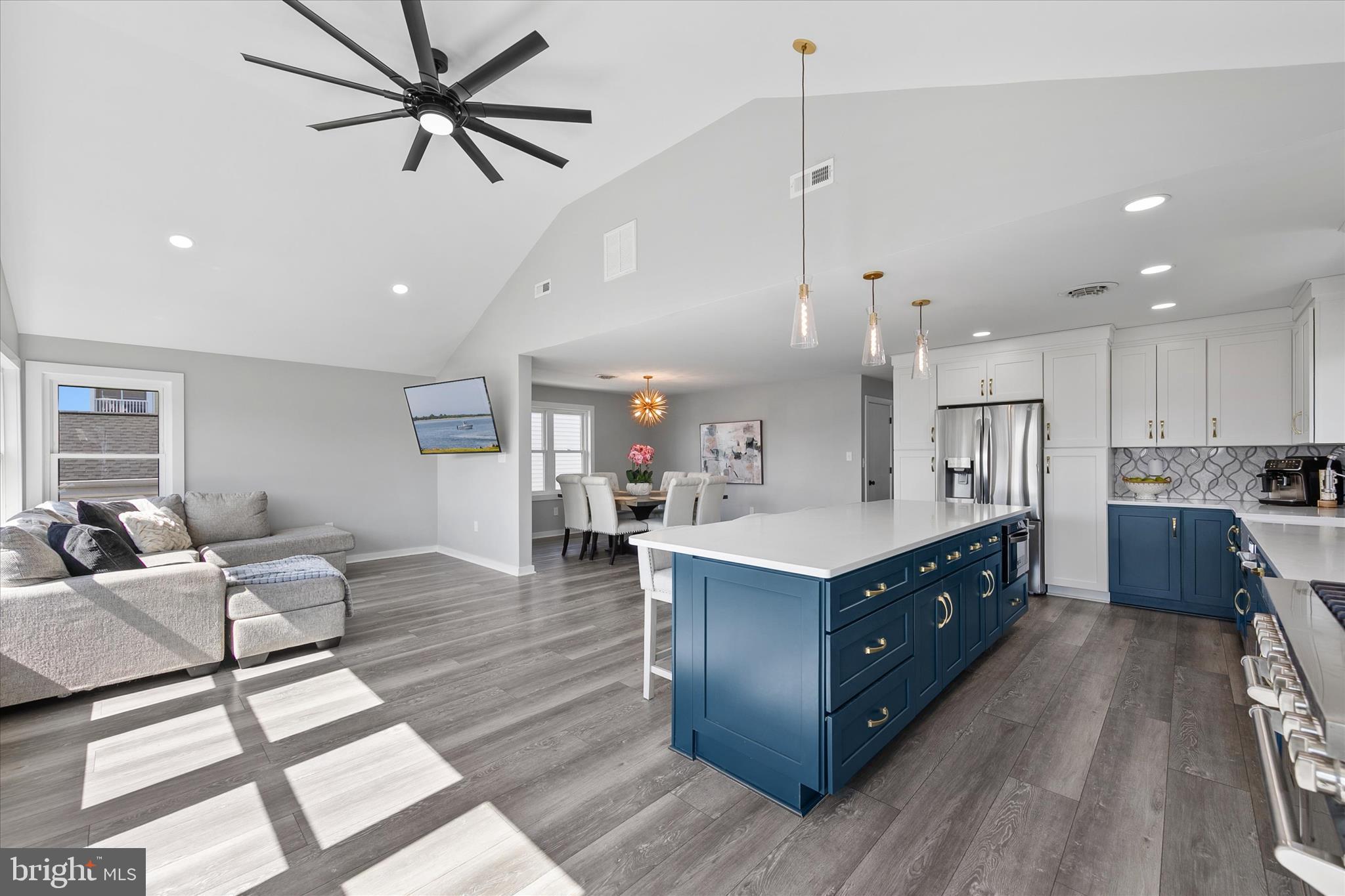 EDGEWATER ACRES - Residential