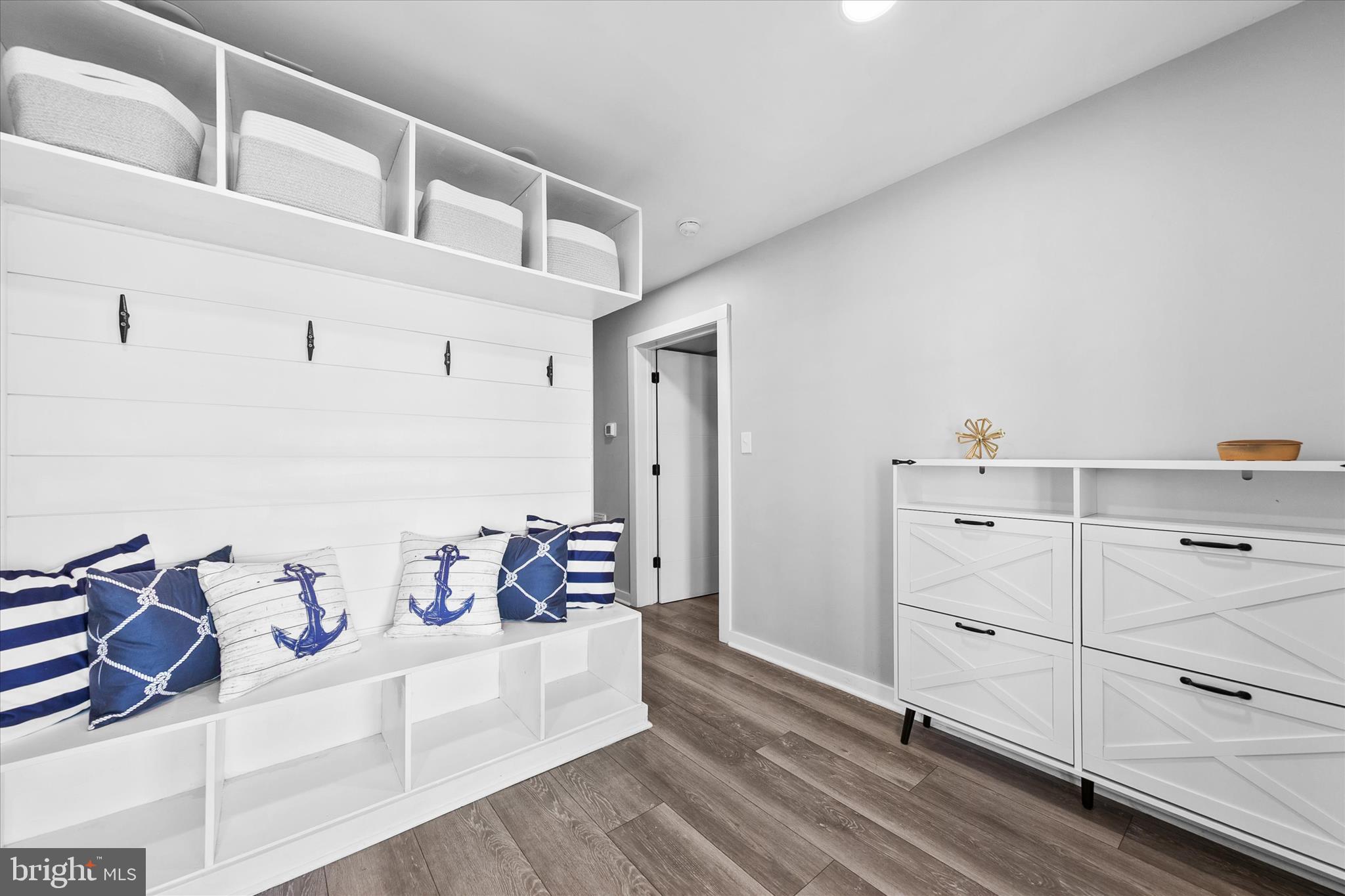 EDGEWATER ACRES - Residential