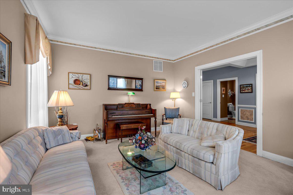25 ROLLING GLEN COURT