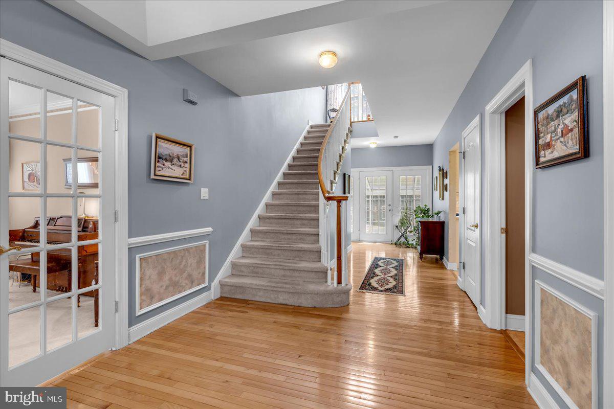25 ROLLING GLEN COURT