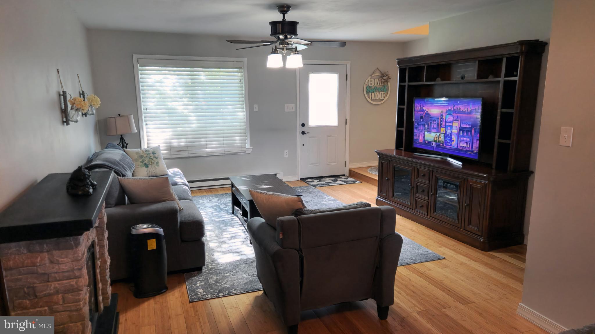 2847 RHONDA LANE
