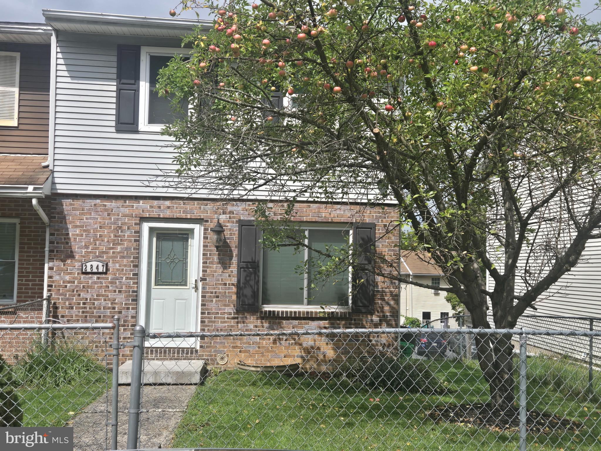 2847 RHONDA LANE