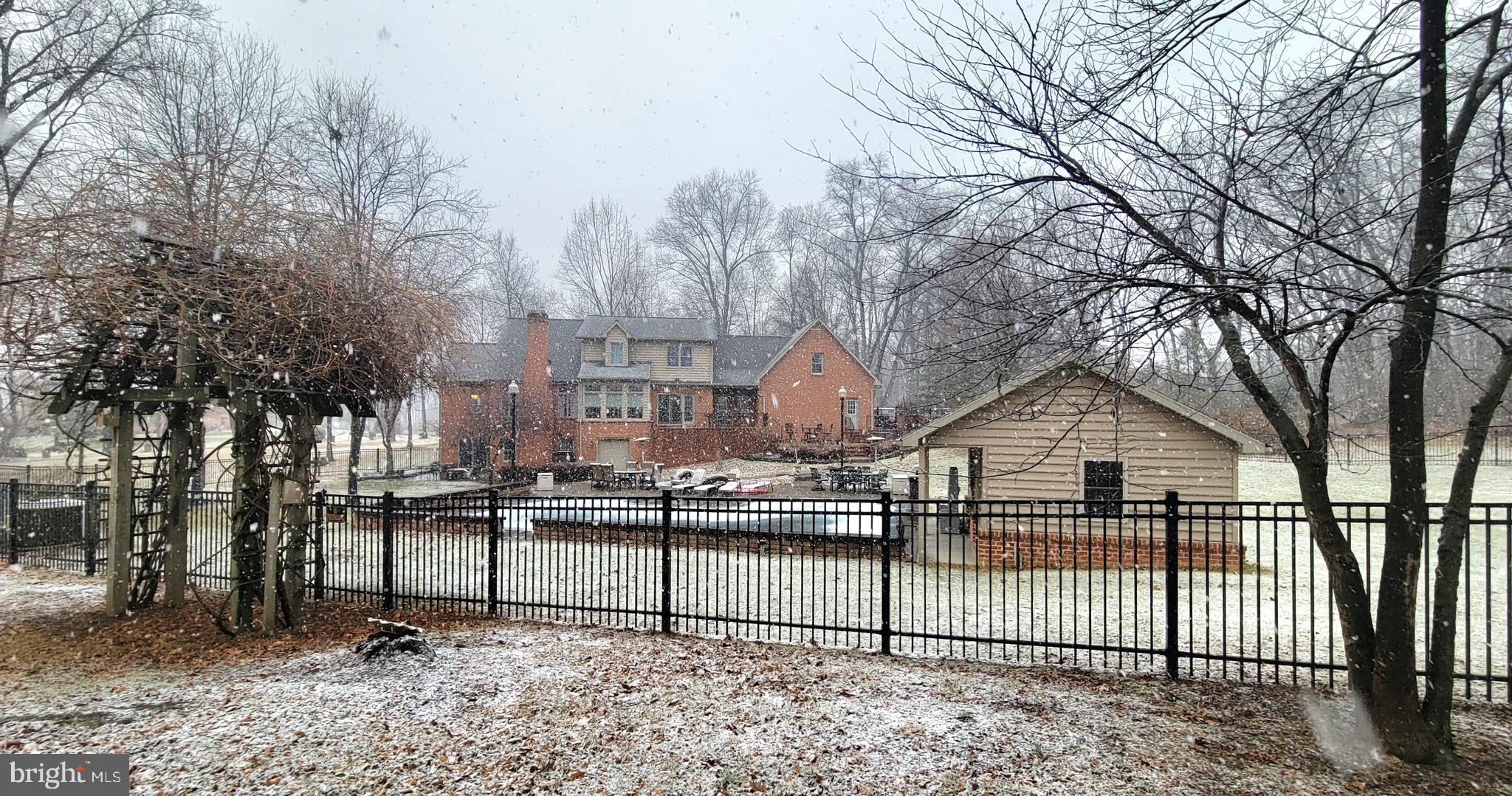 8401 COUNTRY HOME LANE