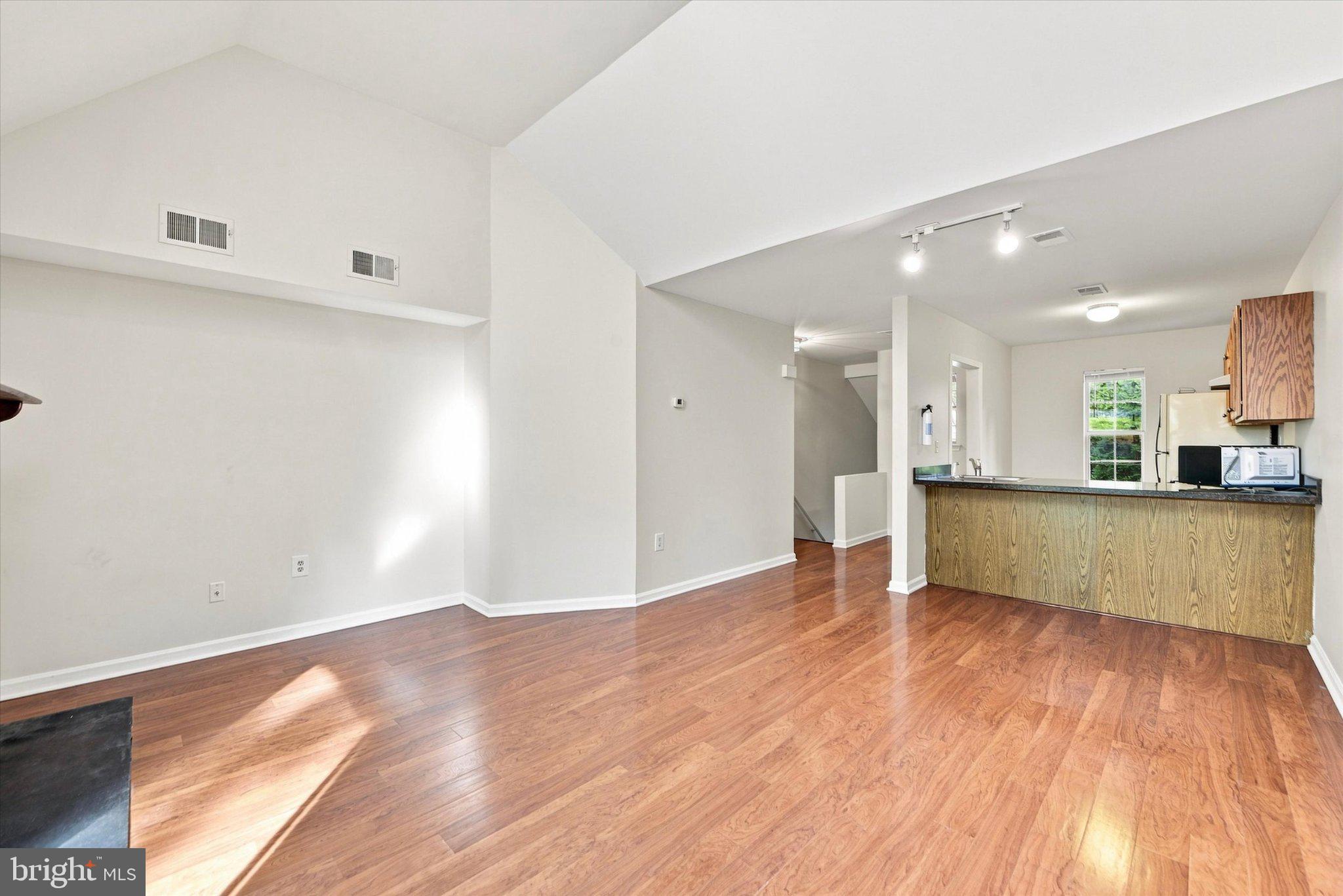 319 CASHEL COURT 319